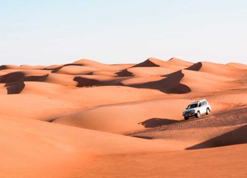 Exploring the UAE’s Desert Landscapes: Top Desert Safari Experiences